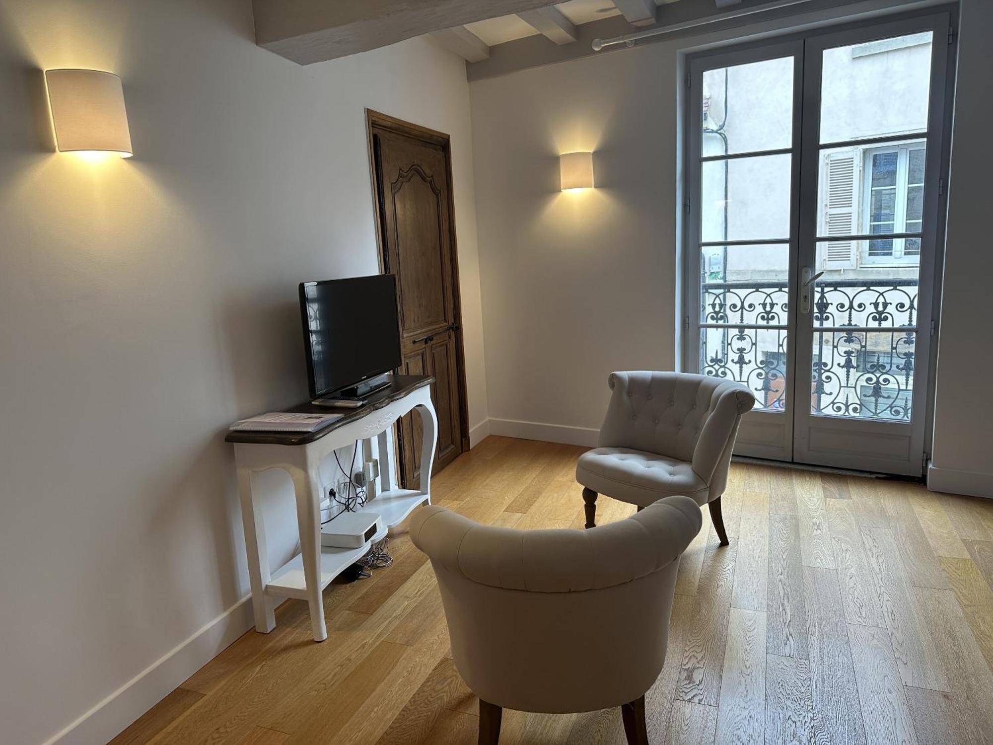 Batisse Paradis- 3 Appartements Calmes Et Elegants Au Centre Historique De Beaune Phòng bức ảnh