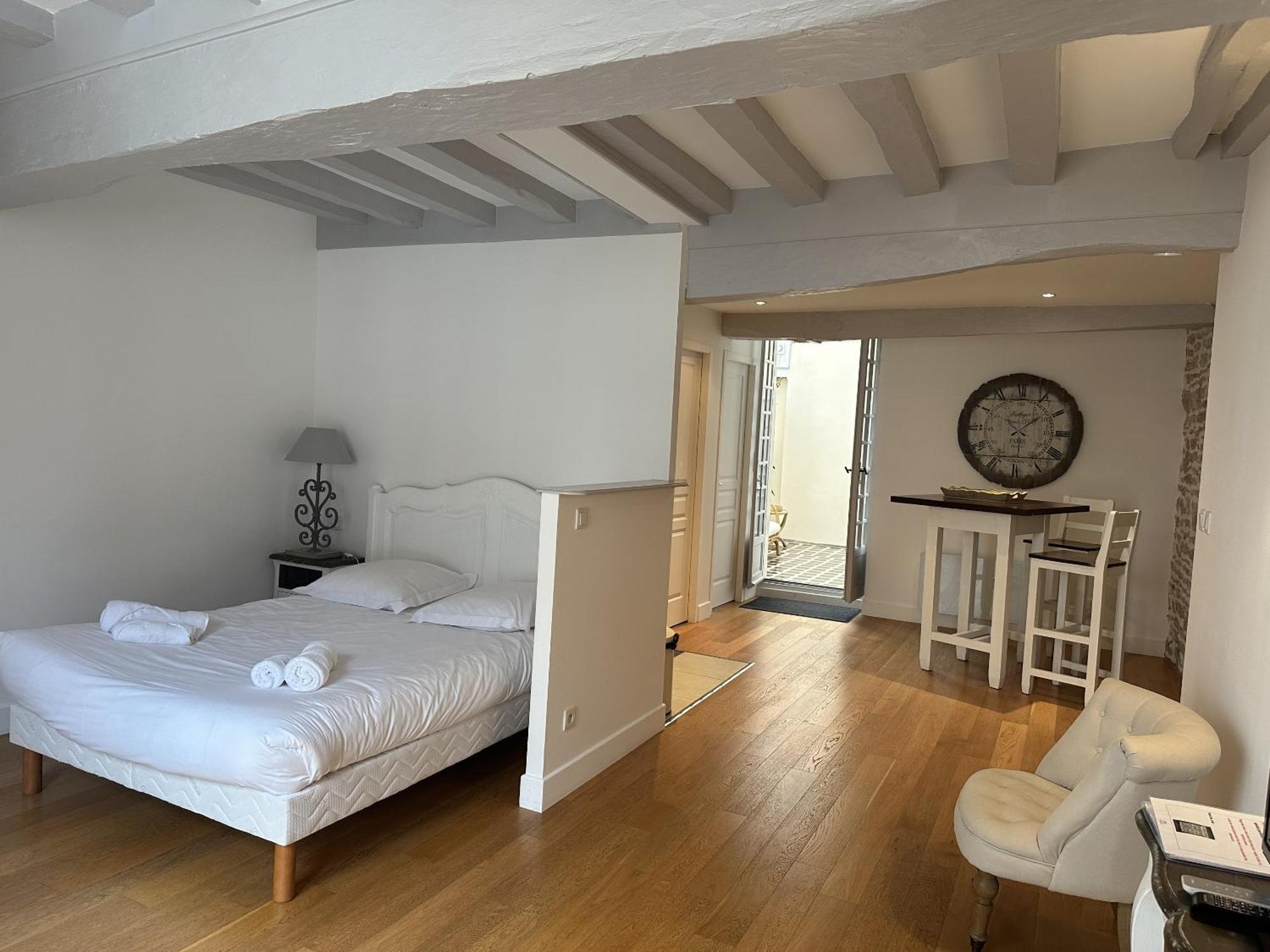 Batisse Paradis- 3 Appartements Calmes Et Elegants Au Centre Historique De Beaune Phòng bức ảnh
