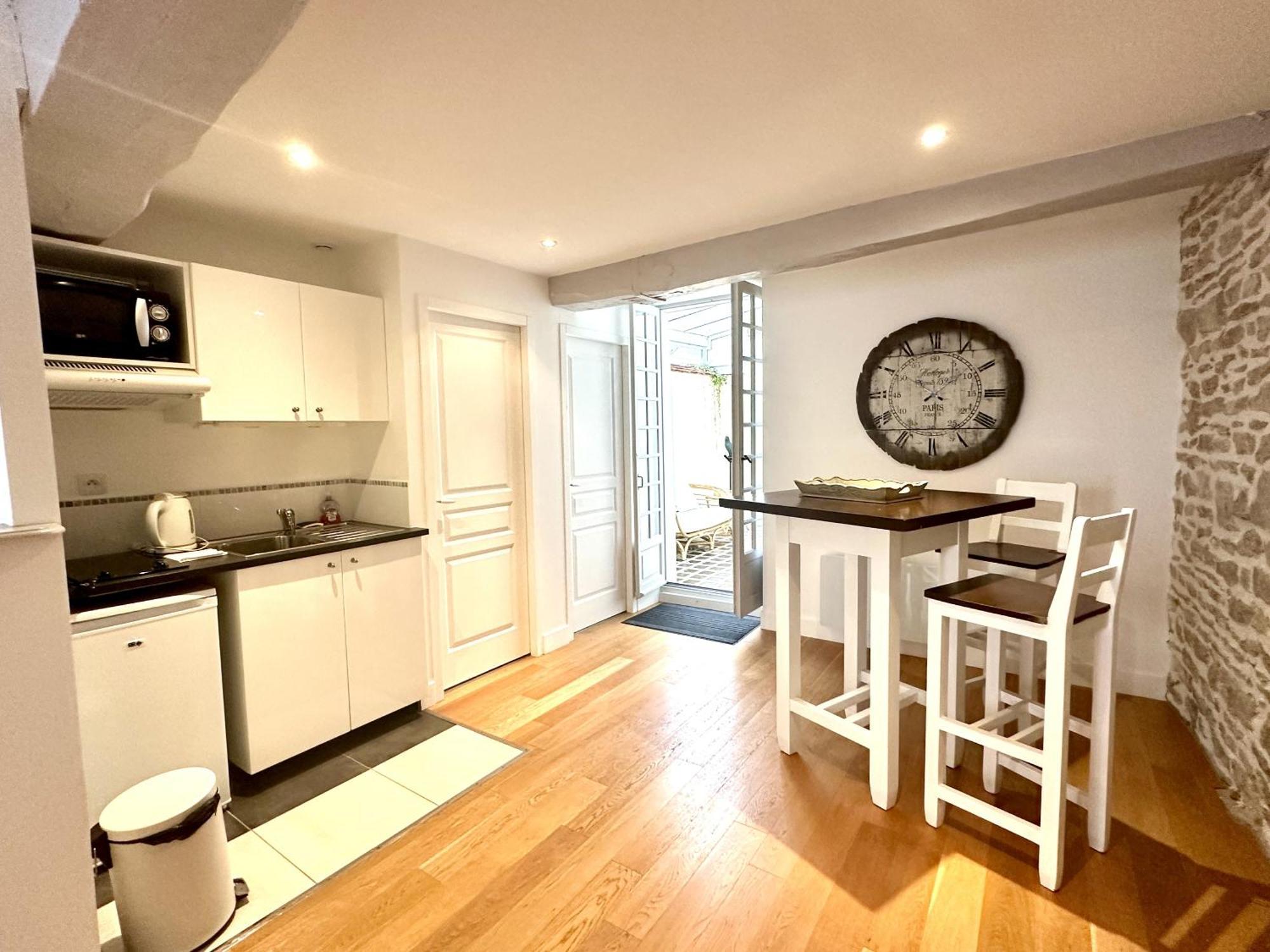 Batisse Paradis- 3 Appartements Calmes Et Elegants Au Centre Historique De Beaune Ngoại thất bức ảnh
