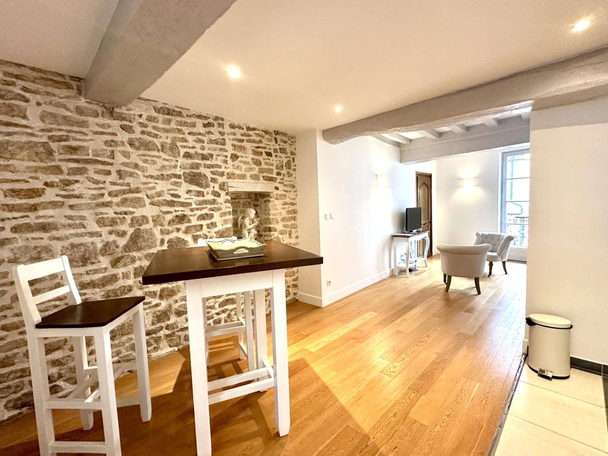 Batisse Paradis- 3 Appartements Calmes Et Elegants Au Centre Historique De Beaune Ngoại thất bức ảnh